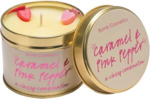 Bomb Cosmetics Geurkaars Caramel & Pink Pepper