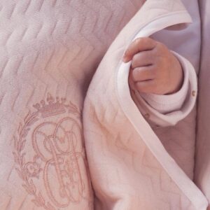 Chique Roze kinderbed / baby deken - 150x120cm - Vissgraat patroon
