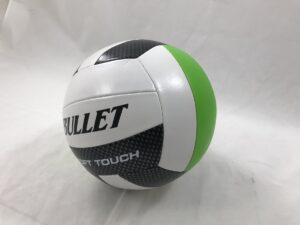 Groene kinderbal - voetbal - volleybal - speelbal