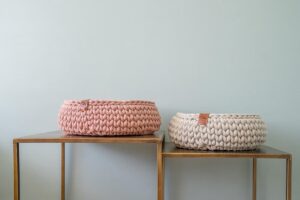 Sunny Baskets - Kattenmand gerecycled katoen handgemaakt roze - Maat L 43/45 cm doorsnede