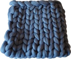 BABY BLUE Wollen deken - woondeken - plaid handgemaakt van XXL merino wol 100 x 150 cm - in 44 kleuren verkrijgbaar