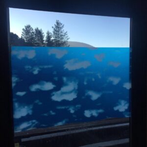 Decoratieve raamfolie | wolken design | zelfklevend | 91 x 300 | krasvast | uniek design