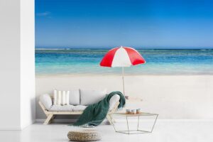 Fotobehang vinyl - Parasol op het witte strand van de Kust van Ningaloo breedte 330 cm x hoogte 220 cm - Foto print op behang (in 7 formaten beschikbaar)