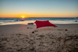 TipTopShade rood - Strandtent - Schaduwdoek 2,80 bij 3,20 - Lichtgewicht - Windbestendig