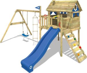 WICKEY Speeltoestel Smart Travel met schommel en blauwe glijbaan, Houten speelhuis met klimladder voor kinderen