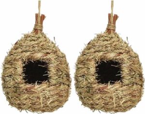 Set van 2 vogelhuisjes/nestkastjes druppelvorm van stro 23 cm - Vogelhuisjes tuindecoraties